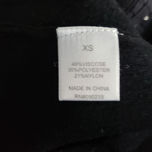 Kendall & Kylie Black Ribbed Crop Top with Hook-and-Eye Front Closure, Size XS - Picture 6 of 6